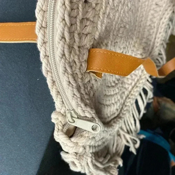 UNBRANDED MACRAMÉ PURSE DOUBLE STRAP VEGAN LEATHER STRAPS FRINGE CLEAN - Picture 7 of 10